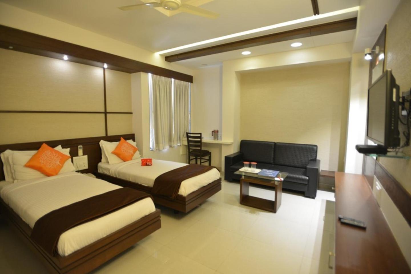 Hotel Marigold Vadodara Luaran gambar