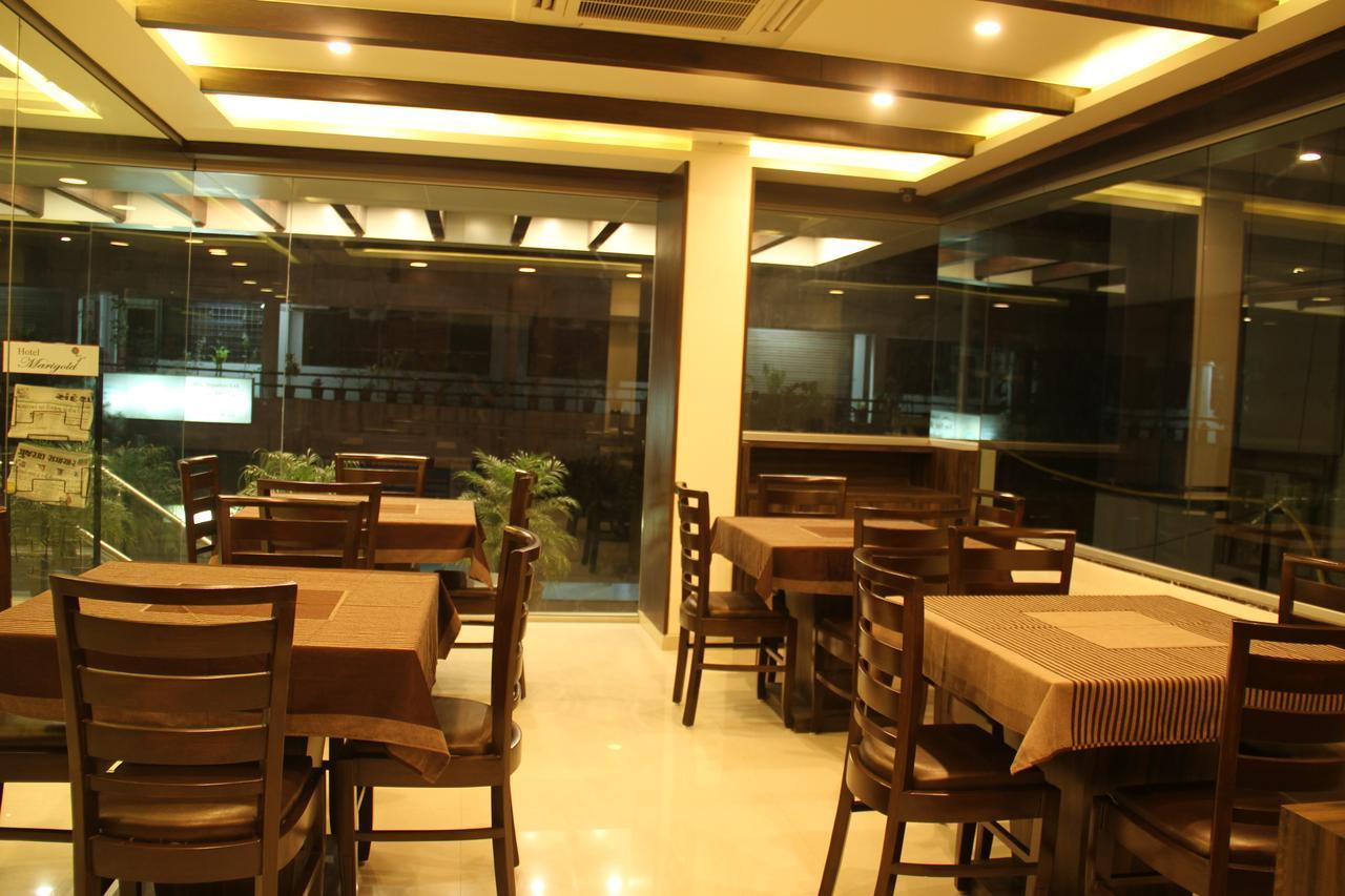 Hotel Marigold Vadodara Luaran gambar